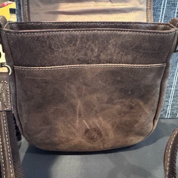 Gun Tote’n Mama Distressed Leather Crossbody Concealed Carry Purse - Picture 4 of 9